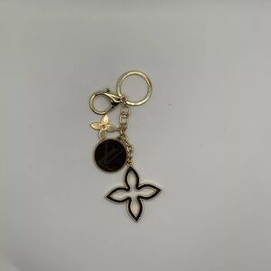 LV Louis Vuitton Bag Charm Key Holder Flower Shape & Round Monogram LV Logo